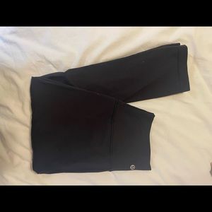 Lululemon Cropped Wunderunder size 6